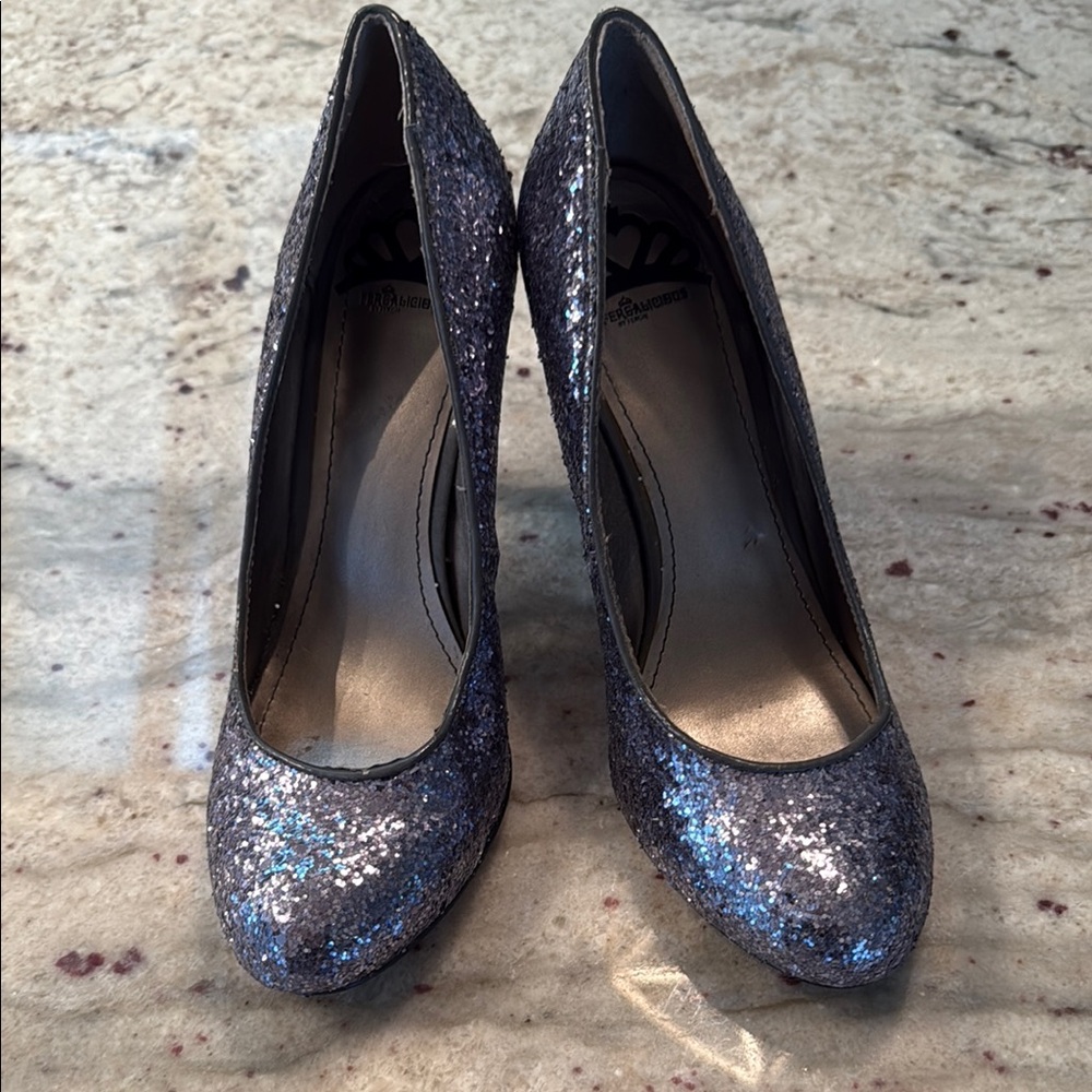Elegant Glitter Pumps